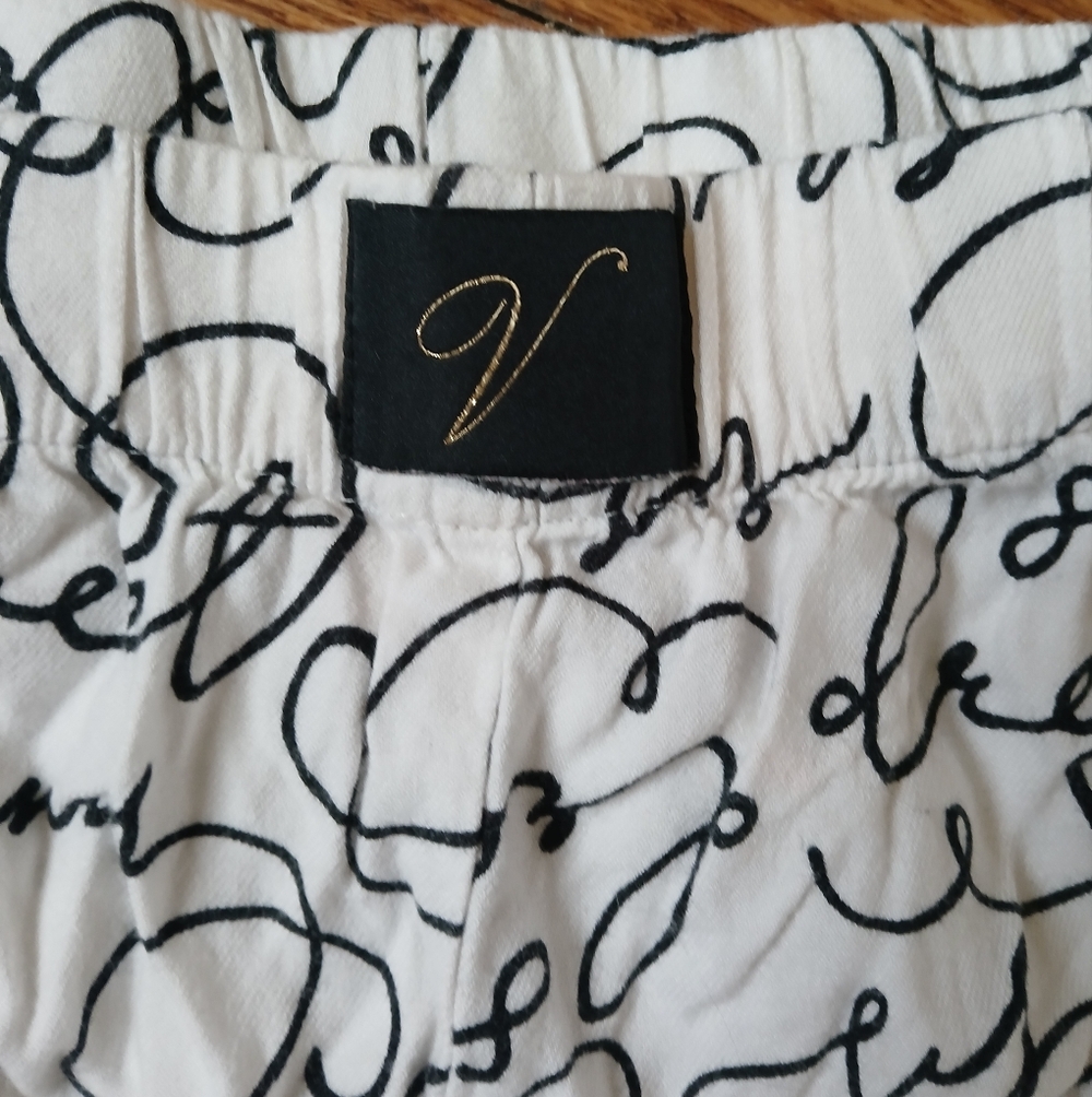❤️ Victorias Secret Sleep Shorts❤️ - Picture 4 of 5